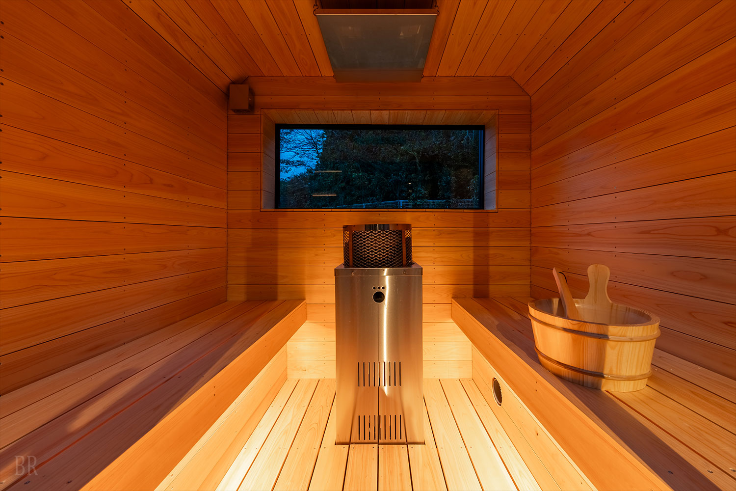 全国でも希少なコンクリート製の専用サウナ